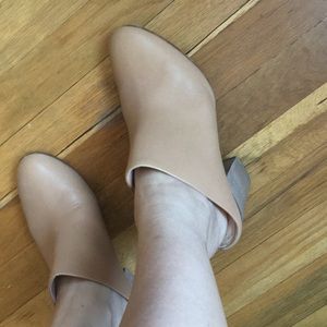 Club Monaco Heels Size 40 fits 8.5-9